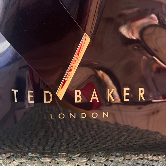 NWT iconic Ted Baker Glossy Black Tote with Bow and small purse attached inside. - Picture 7 of 13